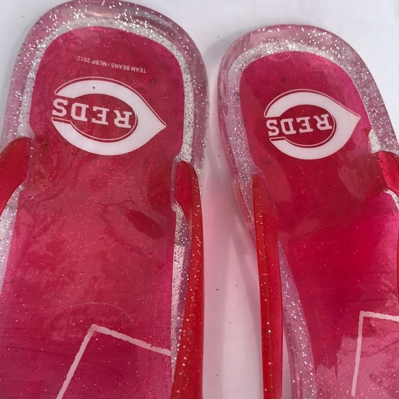 Cincinnati Reds Hard Jelly Flip-Flops Size 5/6 - Picture 4 of 6